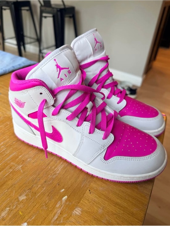 Jordan Shoes - Women’s Size 7 Jordan Mid-Top Sneakers